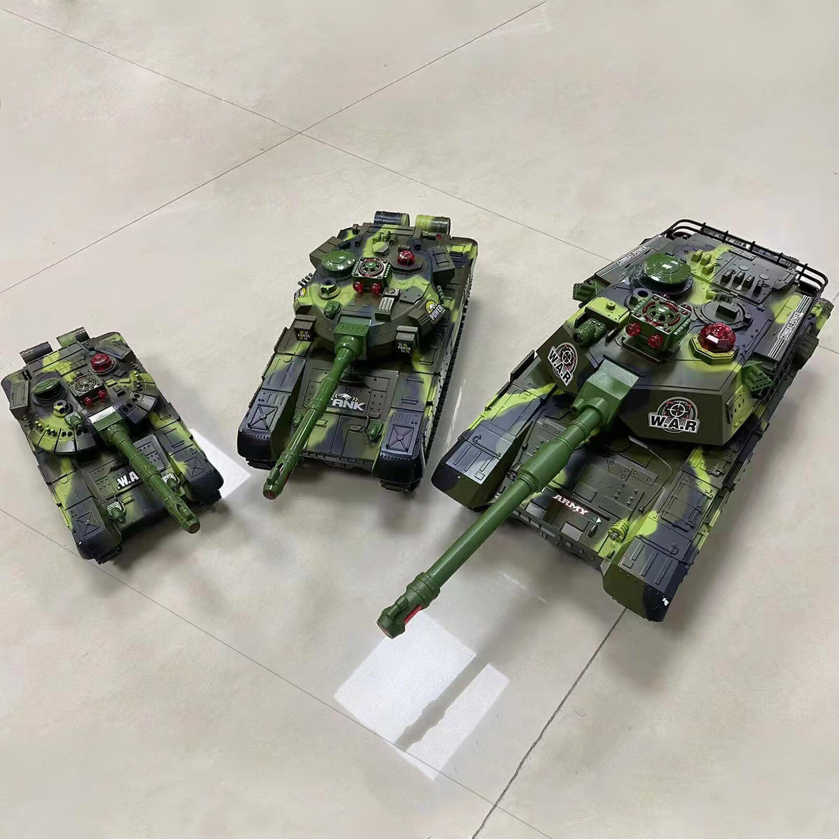 Fjärrstyrd tankleksak med ljus och ljud Carvallo