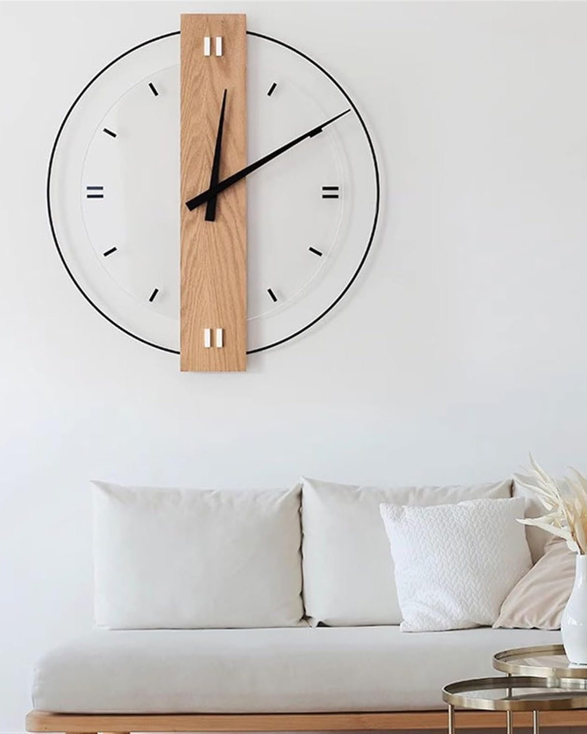 Carvallo - Modernt runt väggur med elegant träcenter och djärva svarta visare Carvallo