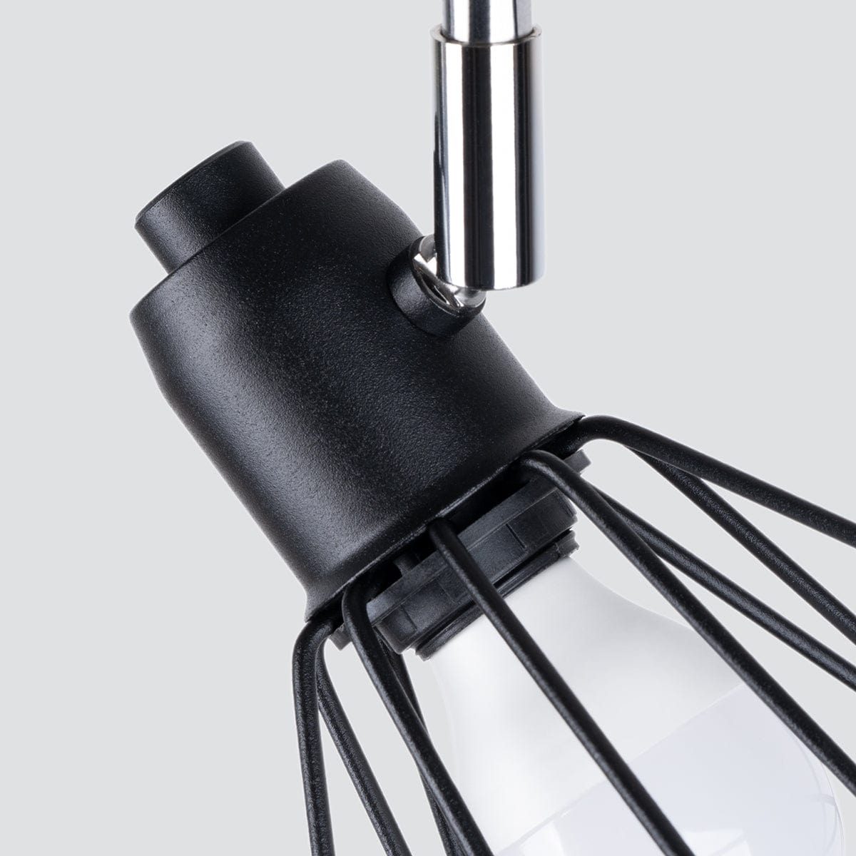 Taklamp Artemis 3 Svart - Modern Loft-Stil - Justerbar Ljusvinkel - Utbytbara Glödlampor - Hållbar Pulverlackerad Stål - Mångsidig 3-Punkts Belysning Carvallo