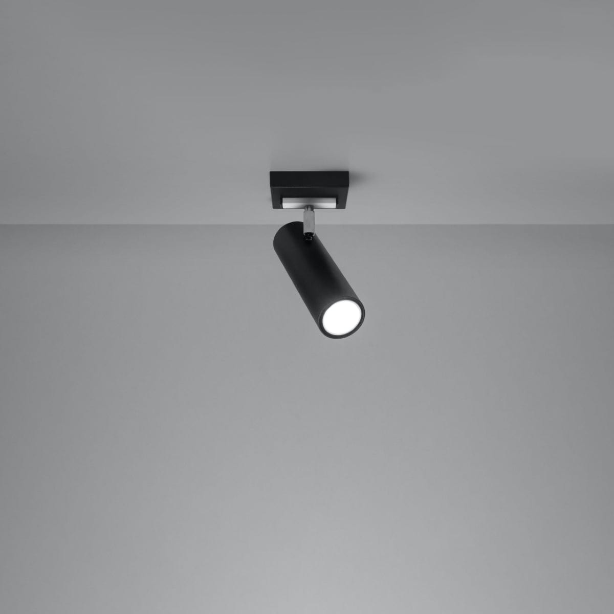 DIREZIONE Taklampa - 1-Ljuskälla Svart - Minimalistisk Modern Design - Justerbara Spotlight - GU10 Lampa Kompatibilitet - Perfekt för vilket rum som helst Carvallo
