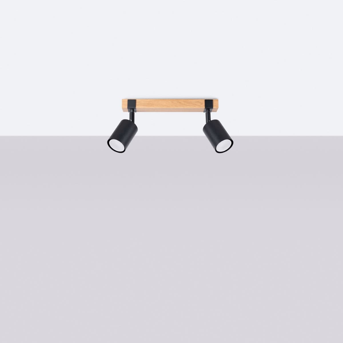 Fager Taklampa - 2-Ljus Svart - Riktad Belysning - Naturligt Trä & Metall - Justerbara Skärmar - Skandinavisk Minimalistisk Design - Energibesparande Carvallo