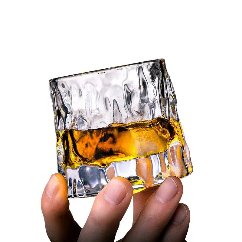 Carvallo – Texturerat Whiskyglas med Roternade Design för Elegant Sipande Carvallo