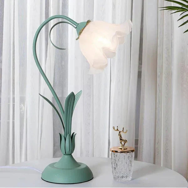 Klassisk Vintage Justerbar Blomsterbordslampa – Stilfull och Funktionell Ljus Carvallo