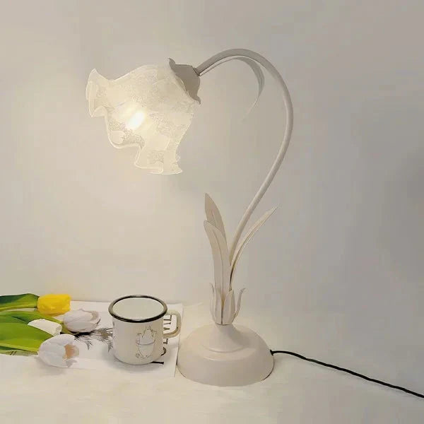 Klassisk Vintage Justerbar Blomsterbordslampa – Stilfull och Funktionell Ljus Carvallo