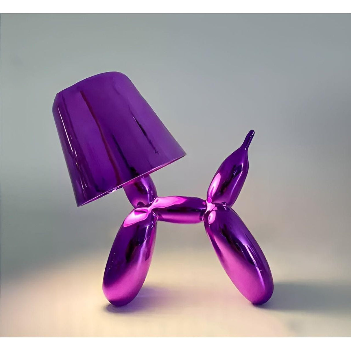 Pawsitive Glow: Kreativ elektropläterad hundlampa för det trendiga hemmet eller kontoret Carvallo