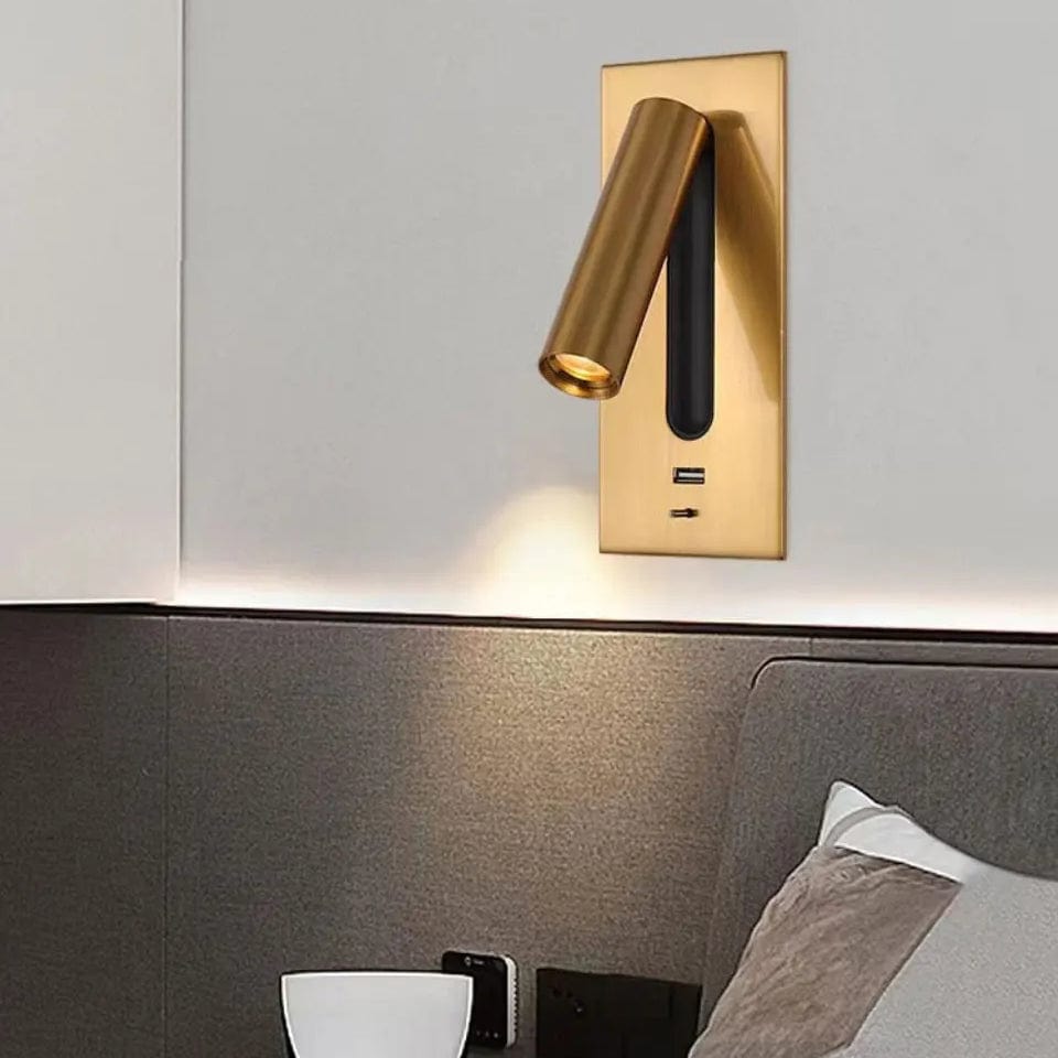 Justerbar USB-laddningsvägglampa med 350° rotation – Modern vägglampa för nattduksbord och hotellanvändning Carvallo