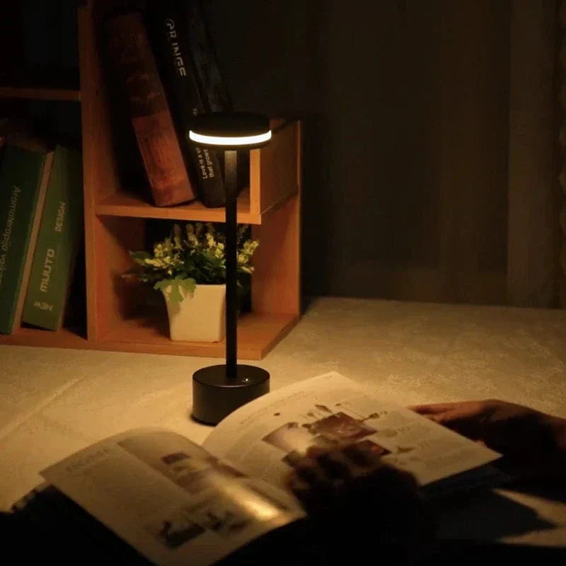 Elegance Snel- och uppladdningsbar bordslampa Carvallo