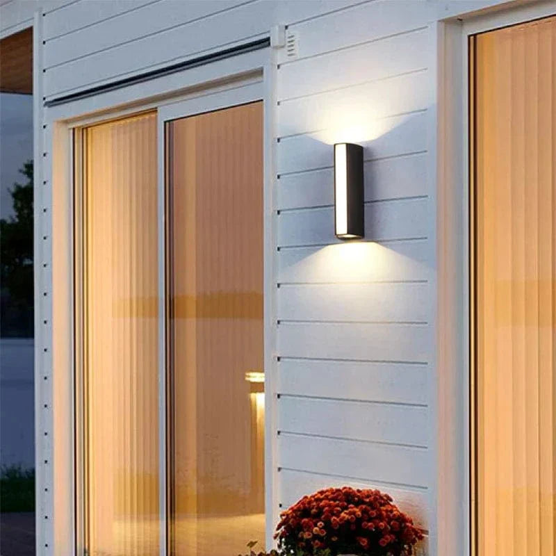 Modern Utomhus Vägglampa - Vattentät Aluminium Sconces för Trädgård och Veranda - 4W LED Svart Utomhus Vägglampa Carvallo