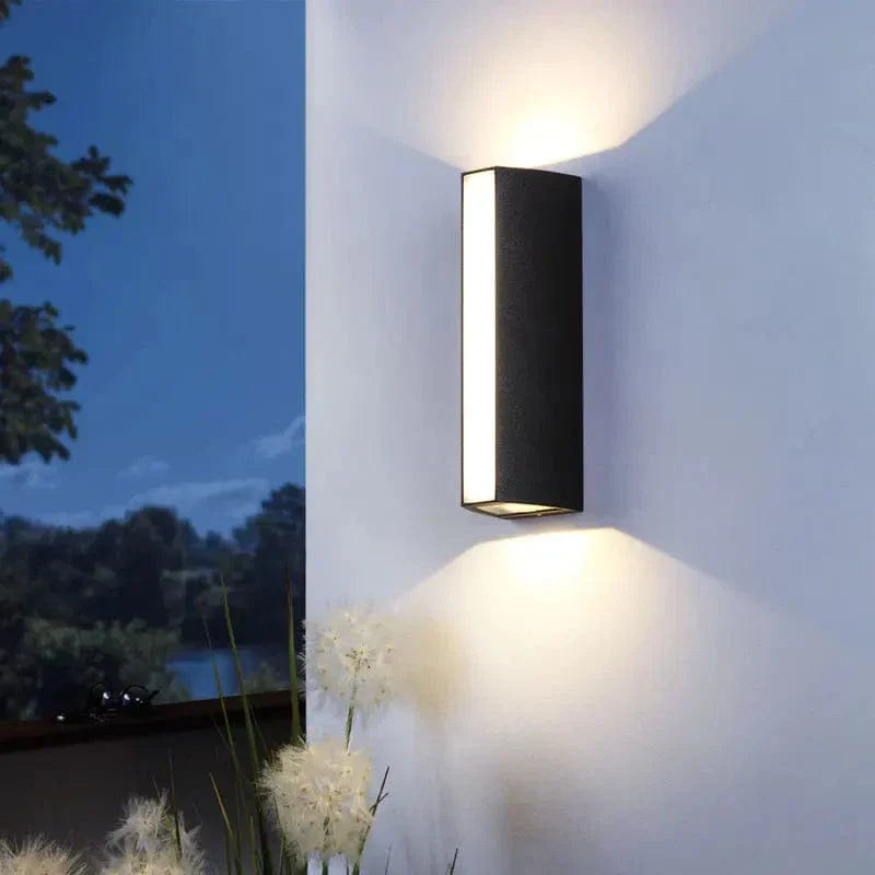 Modern Utomhus Vägglampa - Vattentät Aluminium Sconces för Trädgård och Veranda - 4W LED Svart Utomhus Vägglampa Carvallo
