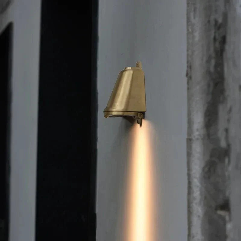 Retro Aluminium Vägglampa – LED Vägglampa i Silver eller Guld för Konstutställningar och Dekorativa Utrymmen Carvallo