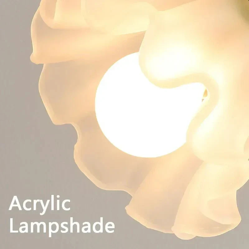 Vintage fransk stil blomma bordslampa med metallbas Carvallo