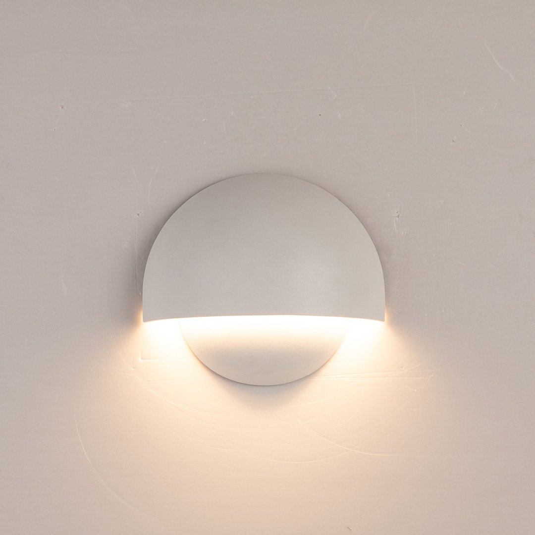 RoyaleGlow AquaLight Utomhus LED Vägglampa – Väderbeständig, Varm Ljus, Modern Design Carvallo