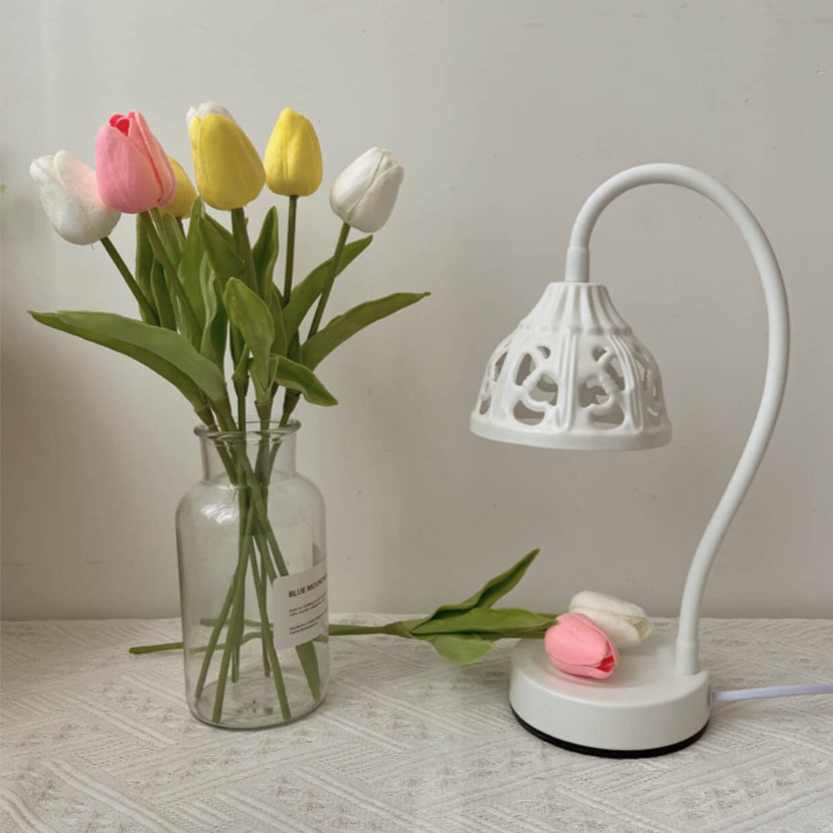 European Hollow Metal Bordslampa – Warm Glow MILA Sverige