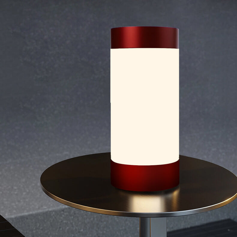 Elegant cylindrisk LED-bordslampa – USB-driven aluminium- och akryldesign MILA Sverige