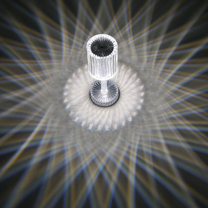 Elegant LED-bordslampa i diamantskuren akryl – Ambient Mood Lighting MILA Sverige