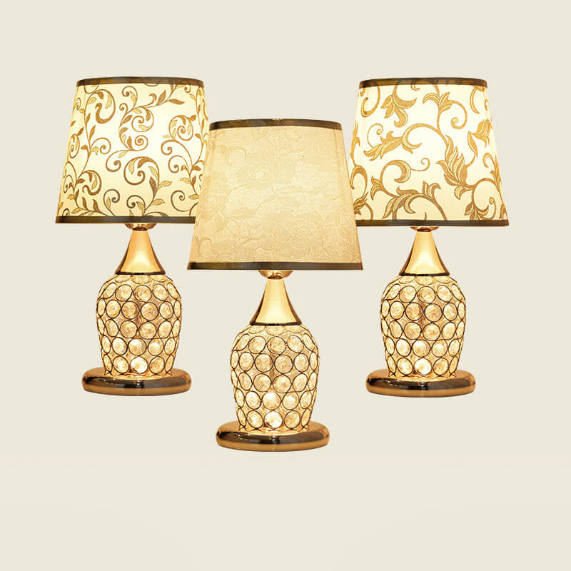 Elegant bordslampa i kristalltyg - europeisk design med mönstrad tygskärm MILA Sverige