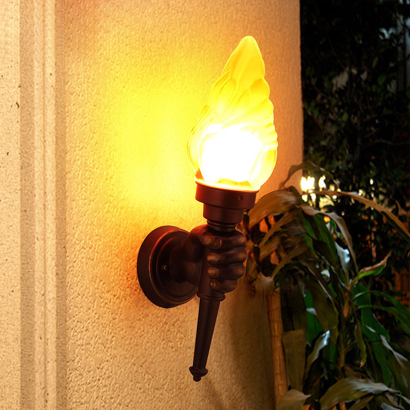 Modern utomhusvägglampa – trädgårdsljus i glas och aluminium MILA Sverige