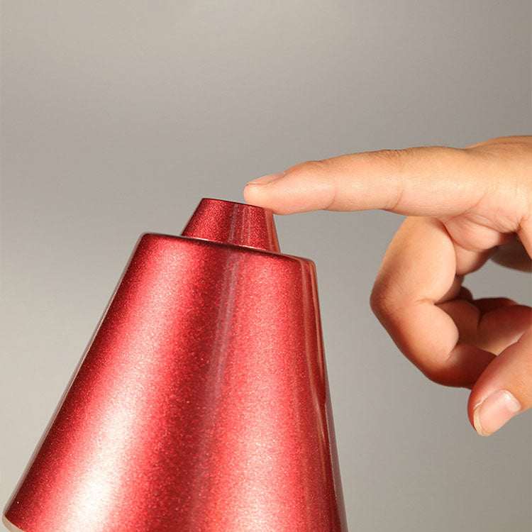 Retro Metal Cone Touch Lamp – USB-driven LED-lampa MILA Sverige