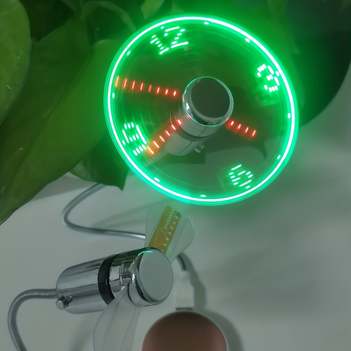 USB Skrivbordsfläkt med LED Klockdisplay Carvallo