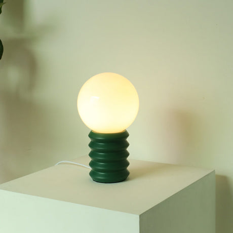 Vintage orange bordslampa i massivt glas – Retro berlock med varmt sken MILA Sverige