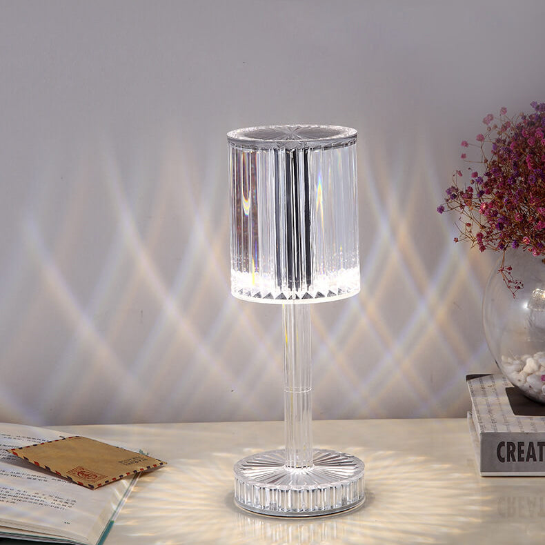 Elegant LED-bordslampa i diamantskuren akryl – Ambient Mood Lighting MILA Sverige