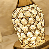 Elegant bordslampa i kristalltyg - europeisk design med mönstrad tygskärm MILA Sverige