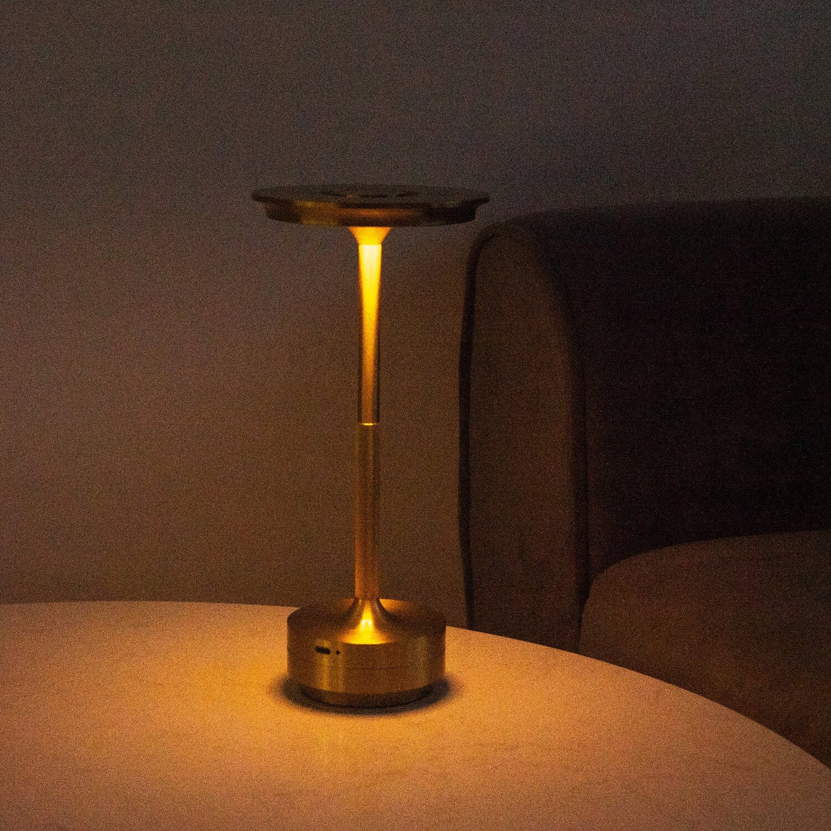 Ambient Metallic Trådlös Bordslampa Carvallo