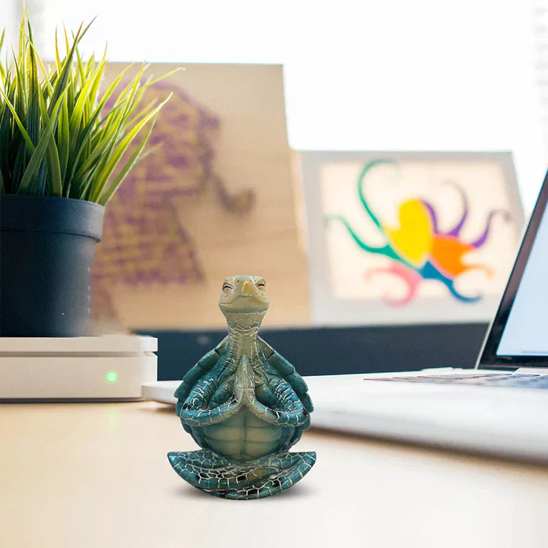 Carvallo – Dekorativ sköldpaddsfigur i bedjande ställning med detaljerad skalsdesign Carvallo