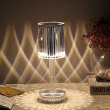 Elegant LED-bordslampa i diamantskuren akryl – Ambient Mood Lighting MILA Sverige