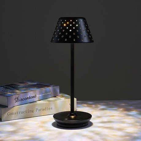 LumiSteel | Modern Minimalistisk Perforerad Smidesjärn USB LED Bordslampa MILA Sverige