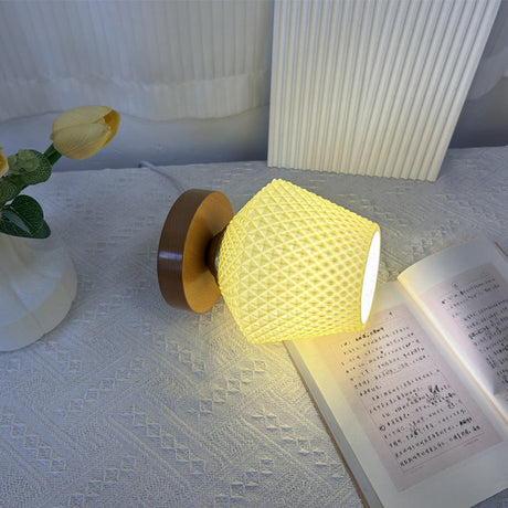 Samtida ribbad glas- och trälampa – konformad design MILA Sverige