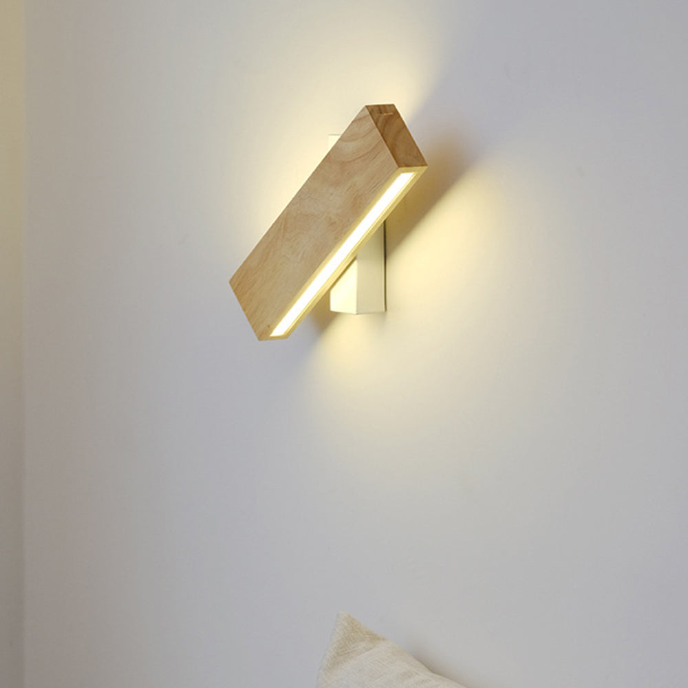 Vägglampa med roterbar trä-LED-design Carvallo