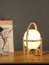 WoodLume – Modern Trä Bordslampa med LED Belysning Carvallo