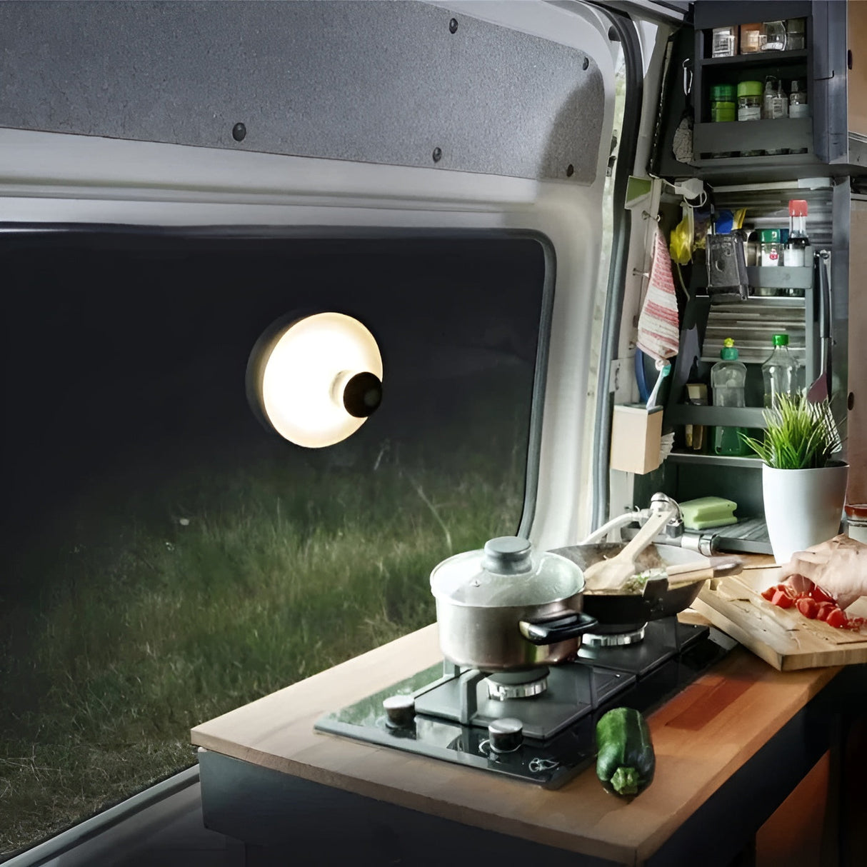 LED-lampa med sugkopp – uppladdningsbar och flexibel | Ideal för hemmabruk och på resande fot Carvallo