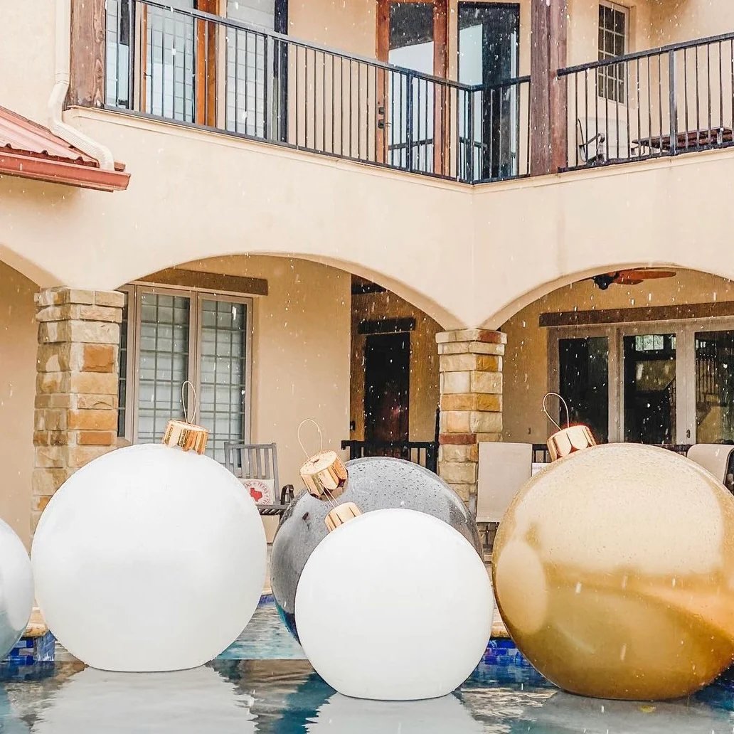 Carvallo - Uppblåsbar jätte julkula Carvallo