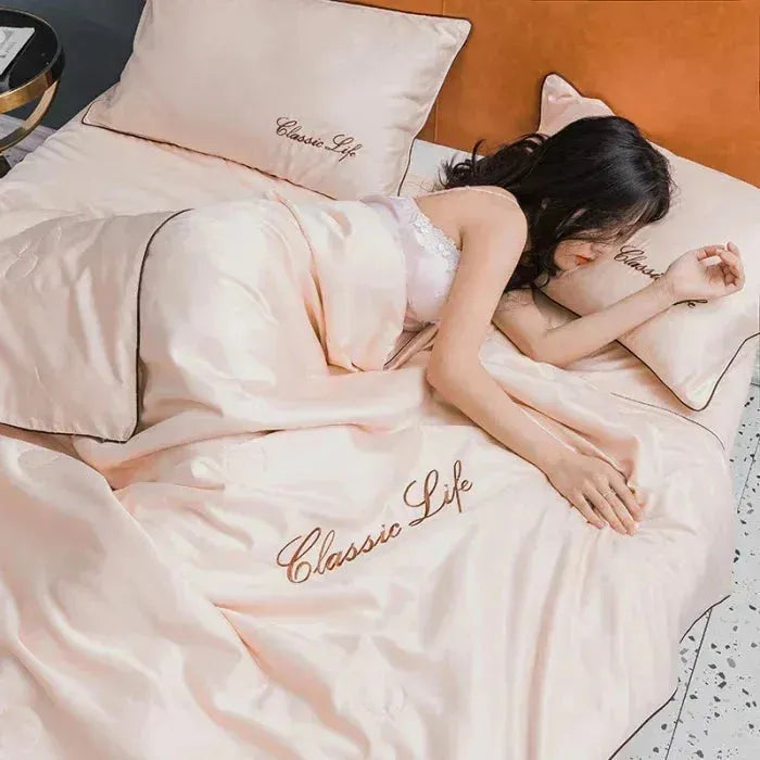 SummerSilk Filt - Mjuk Kylande Broderad Sidenfilt Carvallo