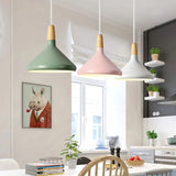 Nordisk Macaron Pendant Light | Trä Accent | Minimalistisk Charm | D7.09"-15.35" | Brick by Brick Carvallo
