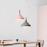 Nordisk Macaron Pendant Light | Trä Accent | Minimalistisk Charm | D7.09"-15.35" | Brick by Brick Carvallo