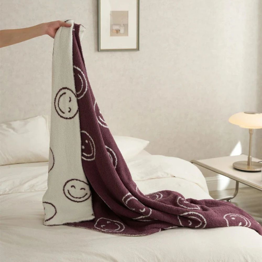Smiley Face Plush Blanket Carvallo