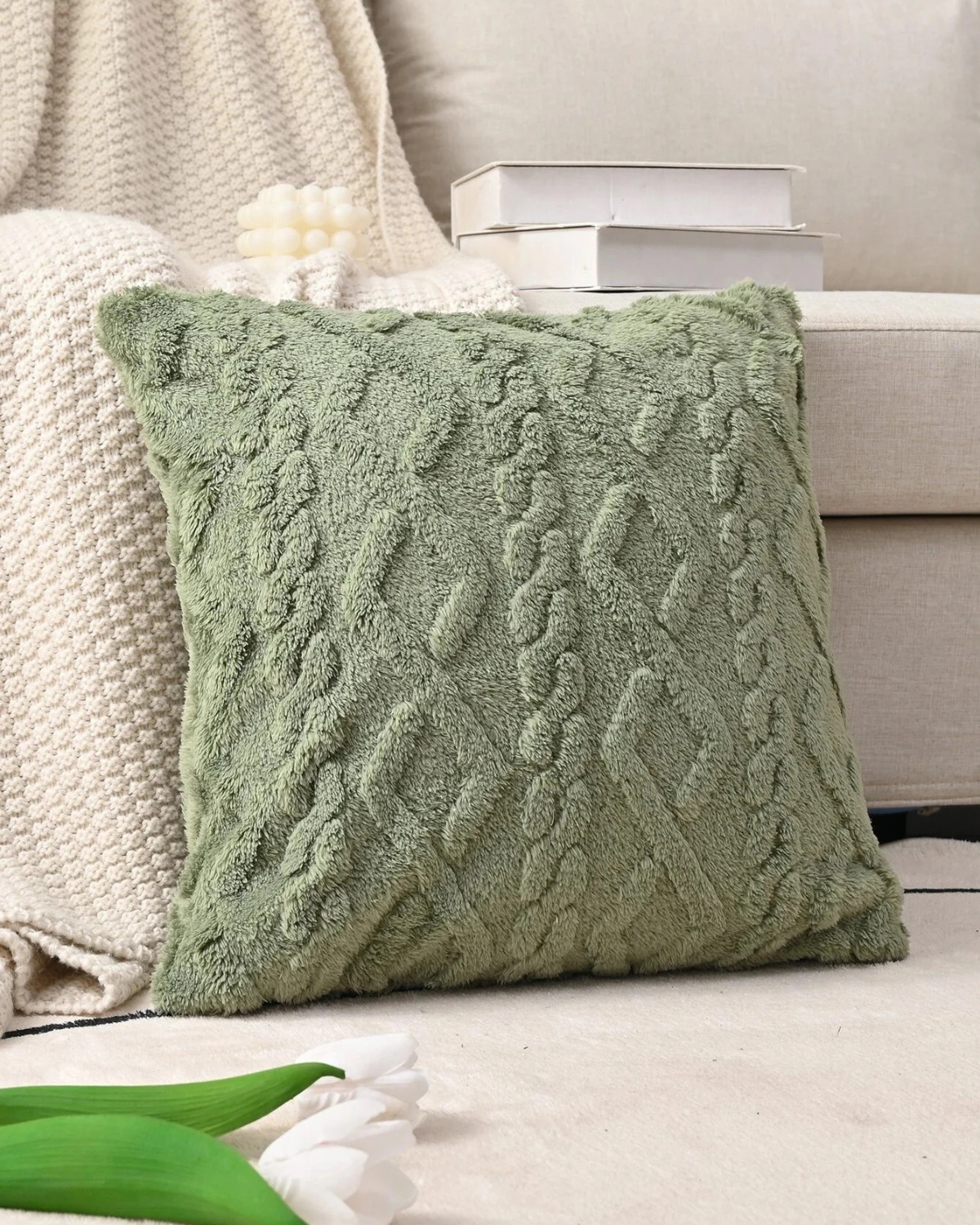 Carvallo – Lyxig Reliefkudde med subtil geometrisk design för en stilren interiör Carvallo