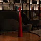 GlowContour – Stilren skrivbordslampa med skulpterad design Carvallo