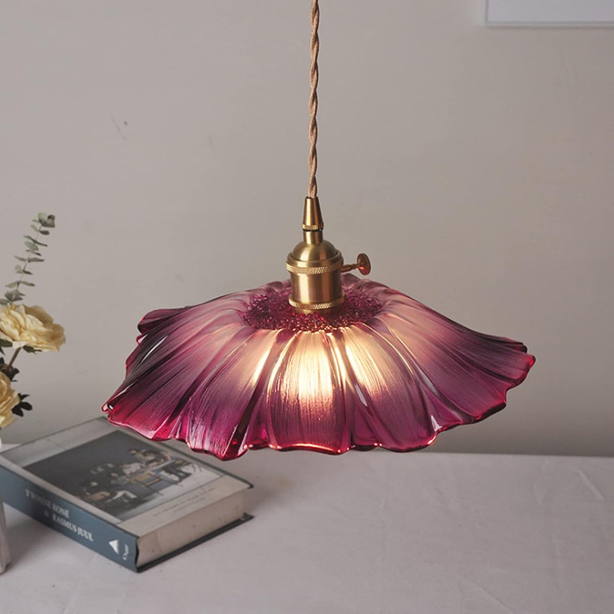 Vintage Floral Glass Pendant Light Fixture for Dining Room - Elegant Retro Design to Illuminate Your Space Carvallo