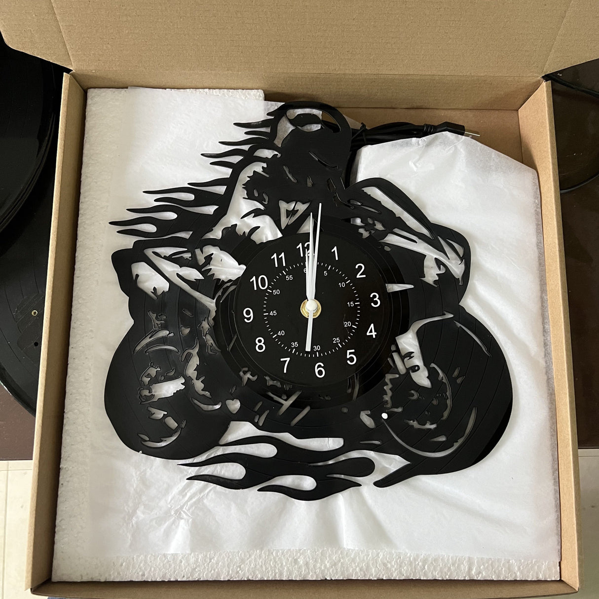 Vinylskivklocka - Motortema, Stil, För Vardagsrum och Kontorsdekoration Carvallo
