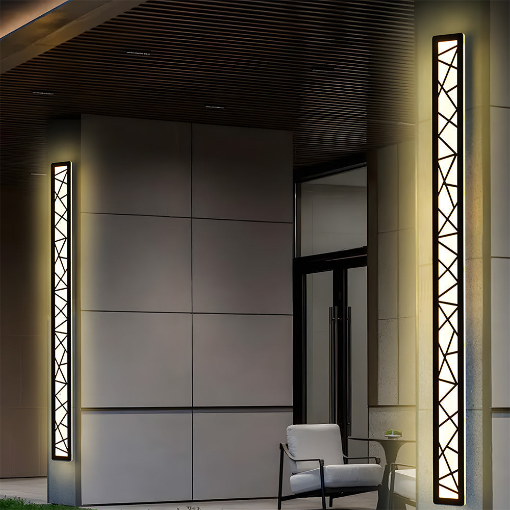Utomhus Vattentät Vägglampa | 15.7–59 x 3.1 in | LED IP65 Lång Järn & Akryl Exteriör Armatur | Brick by Brick Carvallo