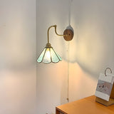 Vägglampa med vintage mässingsglashätta Carvallo