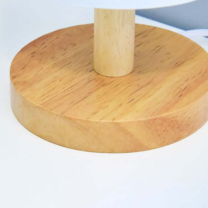 LED-bordslampa i trä – naturlig elegans, mjukt sken MILA Sverige