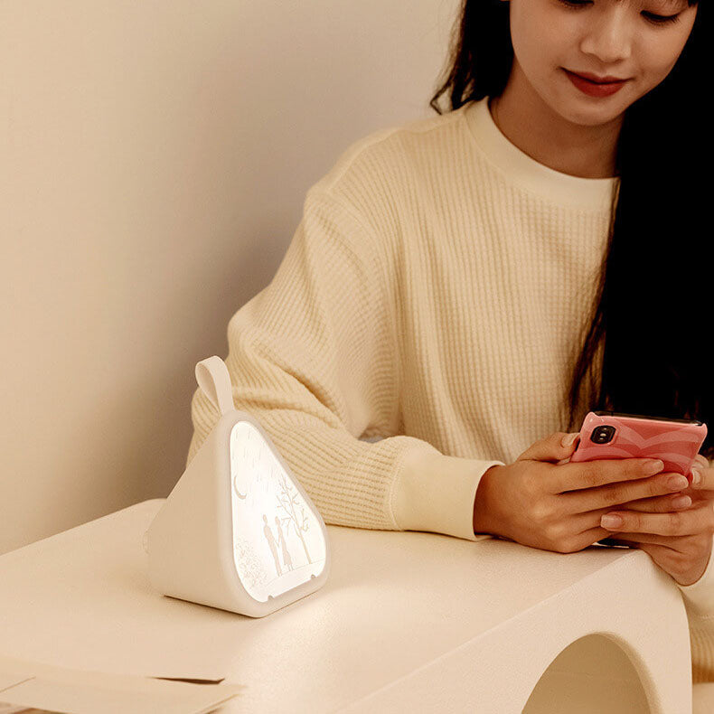 Geometric Glow LED Nattljus – Triangulär 7-färgs omgivande lampa MILA Sverige