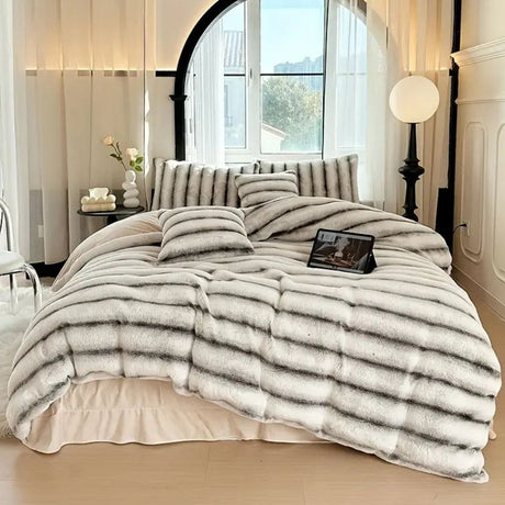 Rynkad Falsk Kaninpäls Filt Carvallo