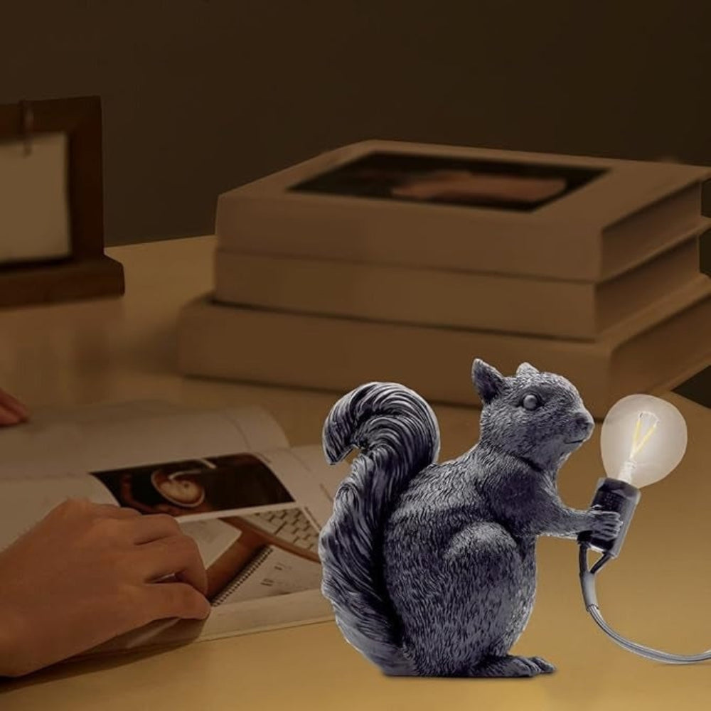 NuttyLume - Söt ekorre-ljusskulptur med LED-lampa och varm, mysig glöd Carvallo