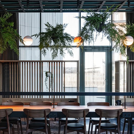 Hängande lampa med färgglad glaskula design Carvallo